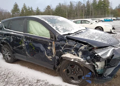 2018 Toyota Rav4 Le z USA, uszkodzony, nr VIN JTMBFREV8JJ735529